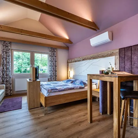 Bioweingut Schmidl مزرعة للإقامة *