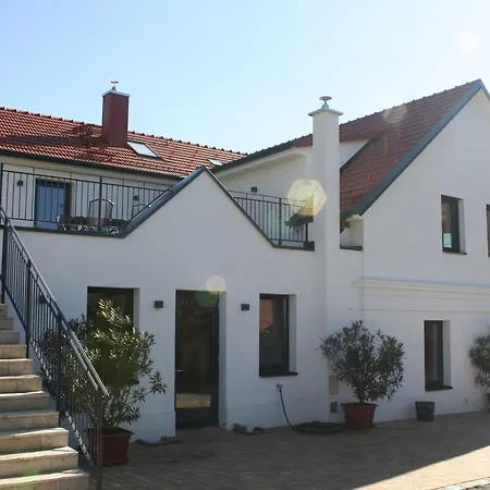 Bioweingut Schmidl Farm stay Duernstein
